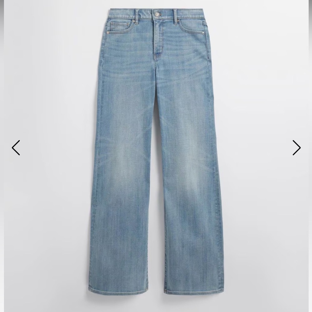 WHBM high rise everyday soft wide leg jeans NWT